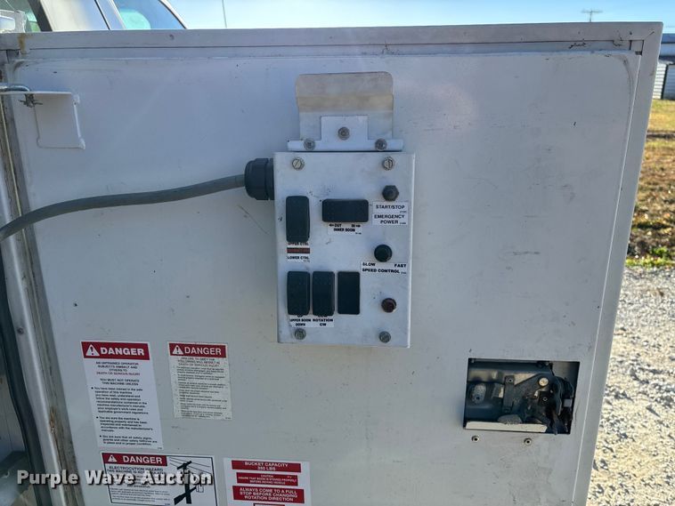 image for item EV3284 2014 Ford F550 XL Super Duty bucket truck