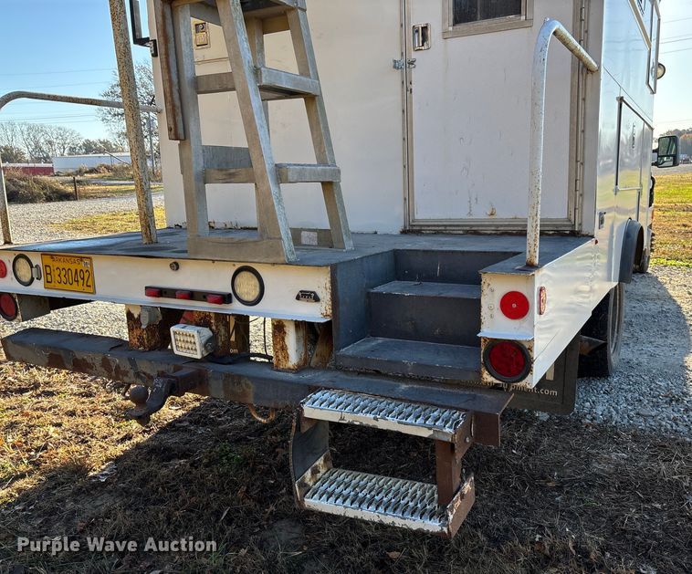 image for item EV3284 2014 Ford F550 XL Super Duty bucket truck