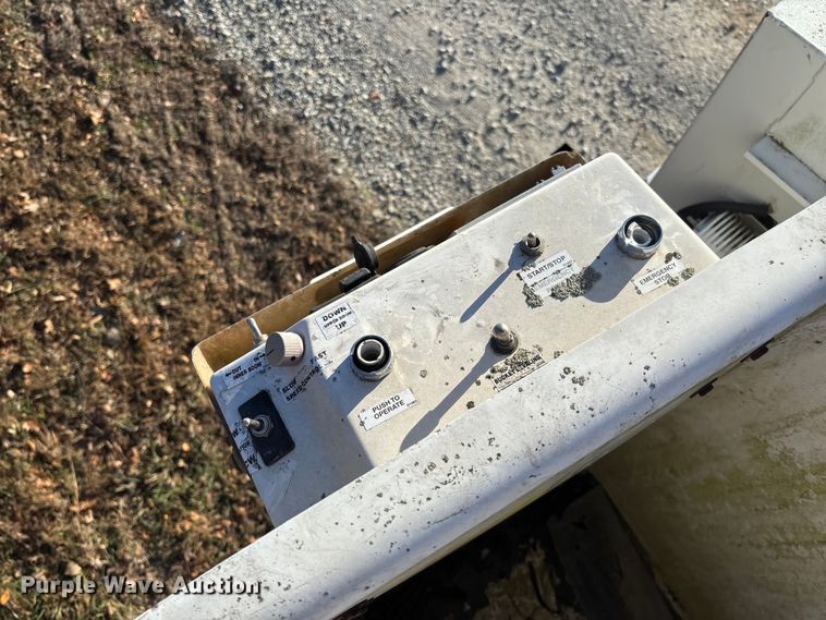 image for item EV3284 2014 Ford F550 XL Super Duty bucket truck