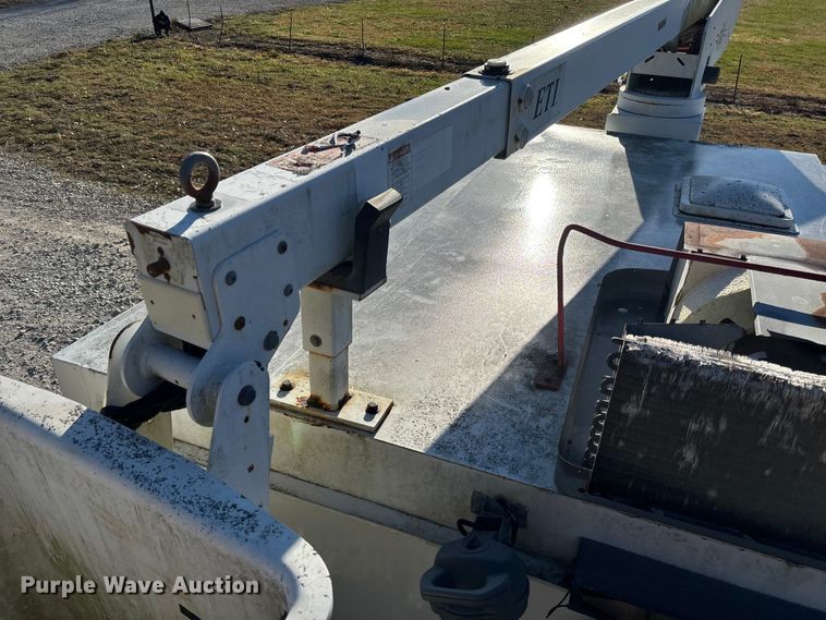 image for item EV3284 2014 Ford F550 XL Super Duty bucket truck