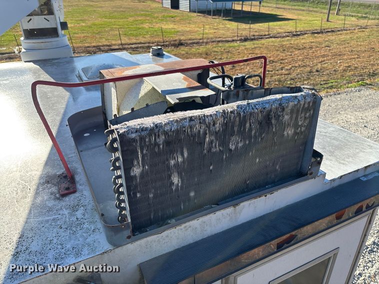 image for item EV3284 2014 Ford F550 XL Super Duty bucket truck