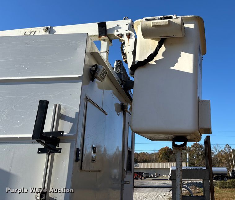 image for item EV3284 2014 Ford F550 XL Super Duty bucket truck