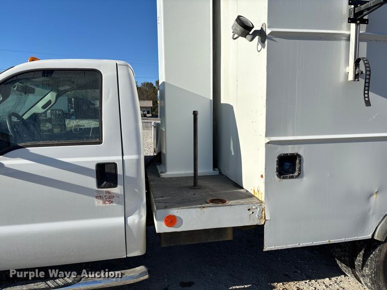 image for item EV3284 2014 Ford F550 XL Super Duty bucket truck