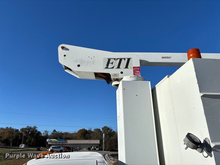 image for item EV3284 2014 Ford F550 XL Super Duty bucket truck