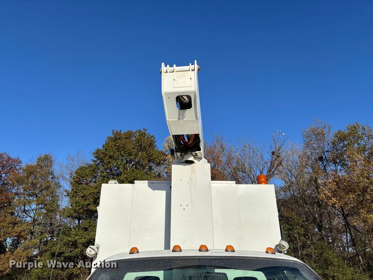 image for item EV3284 2014 Ford F550 XL Super Duty bucket truck