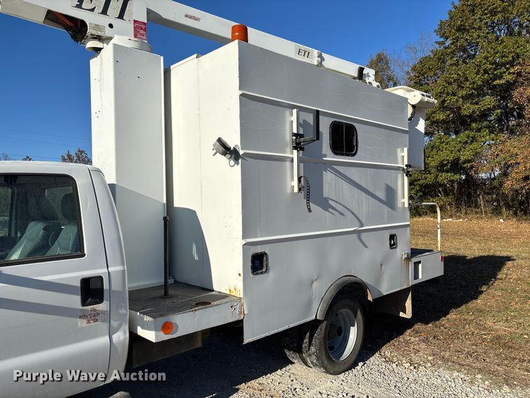 image for item EV3284 2014 Ford F550 XL Super Duty bucket truck