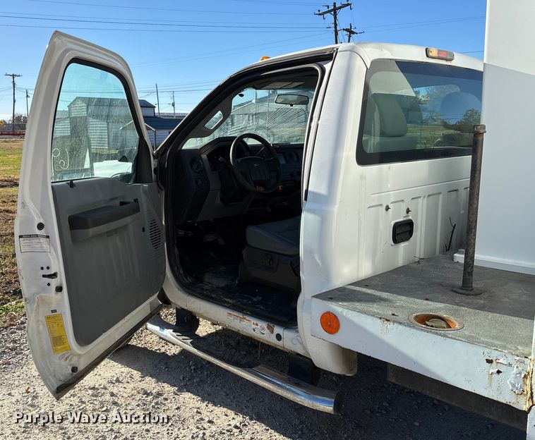 image for item EV3284 2014 Ford F550 XL Super Duty bucket truck