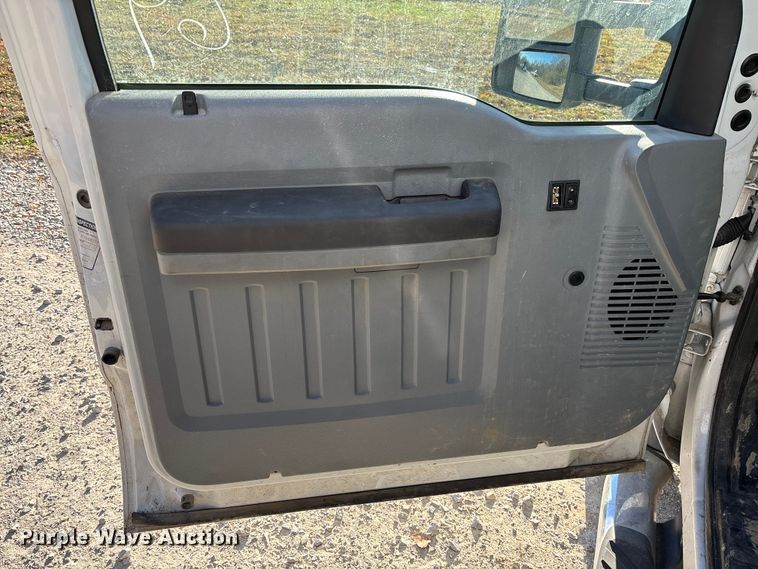 image for item EV3284 2014 Ford F550 XL Super Duty bucket truck