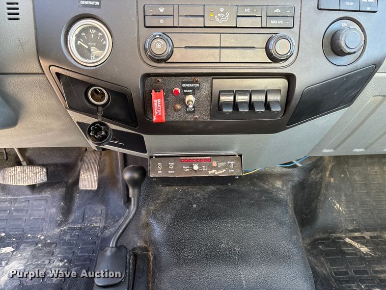 image for item EV3284 2014 Ford F550 XL Super Duty bucket truck