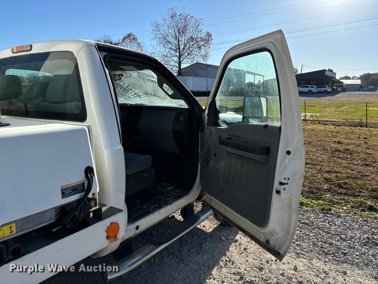image for item EV3284 2014 Ford F550 XL Super Duty bucket truck