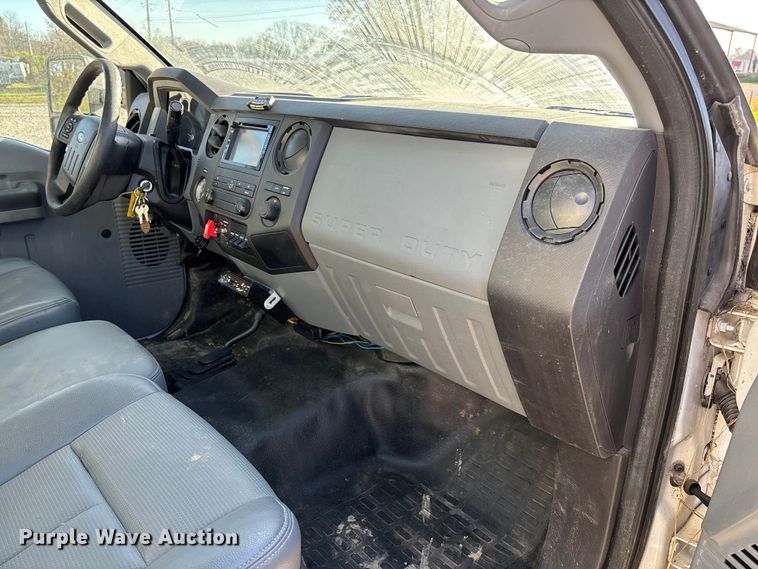image for item EV3284 2014 Ford F550 XL Super Duty bucket truck