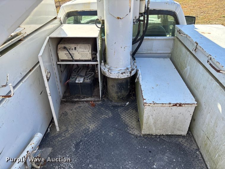 image for item EV3285 2008 Ford F550 XL Super Duty bucket truck