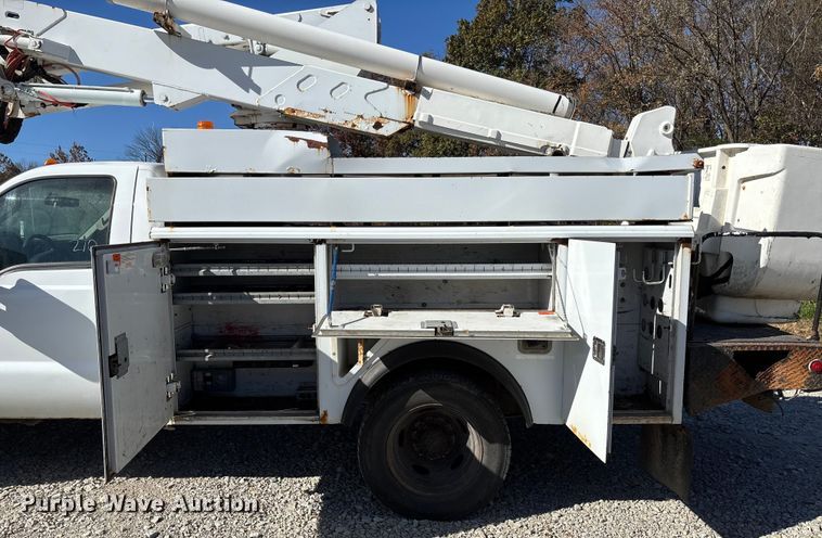 image for item EV3285 2008 Ford F550 XL Super Duty bucket truck