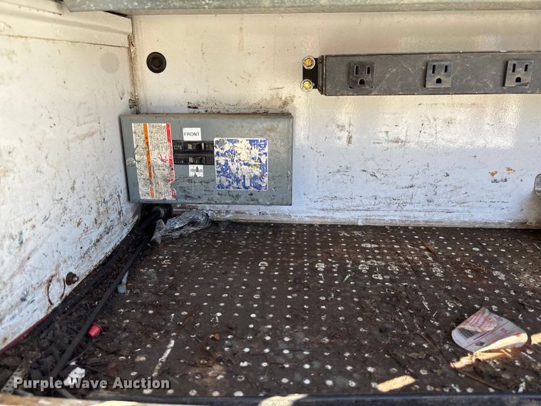 image for item EV3285 2008 Ford F550 XL Super Duty bucket truck