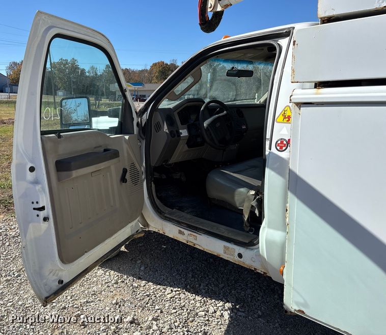 image for item EV3285 2008 Ford F550 XL Super Duty bucket truck