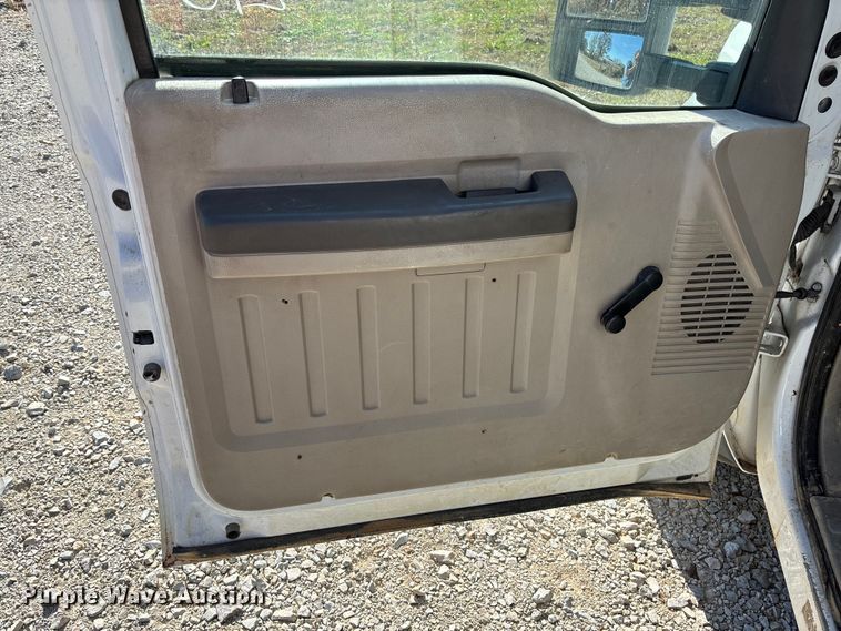 image for item EV3285 2008 Ford F550 XL Super Duty bucket truck