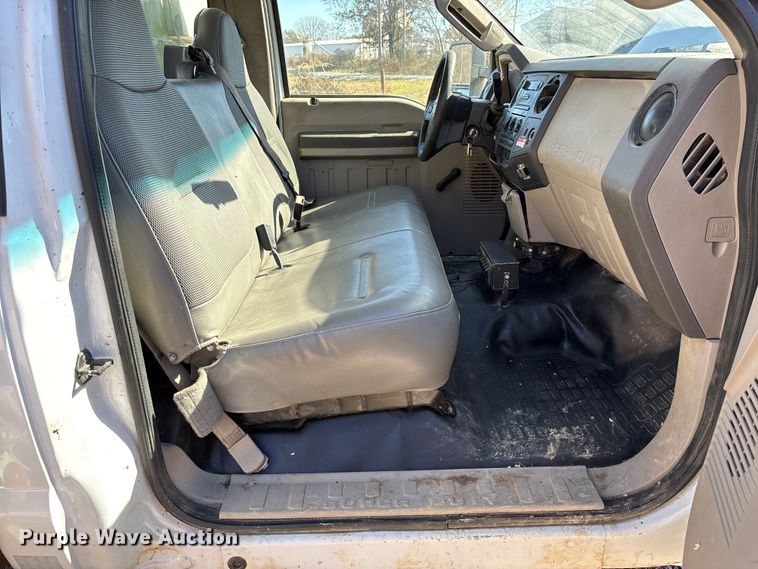 image for item EV3285 2008 Ford F550 XL Super Duty bucket truck