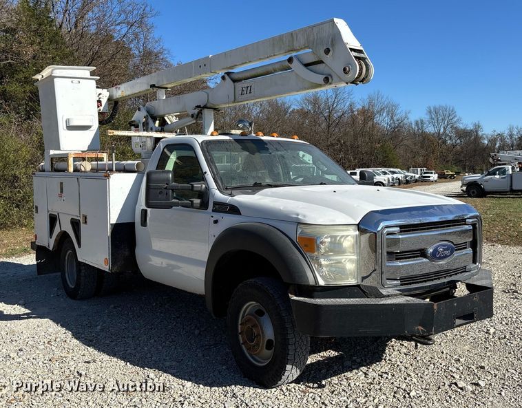 CAMIóN CON CANASTILLA 2011 FORD ETI