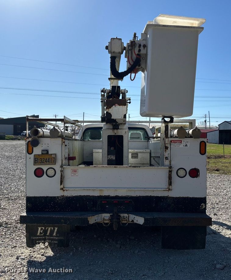 image for item EV3286 2011 Ford F350 Super Duty bucket truck