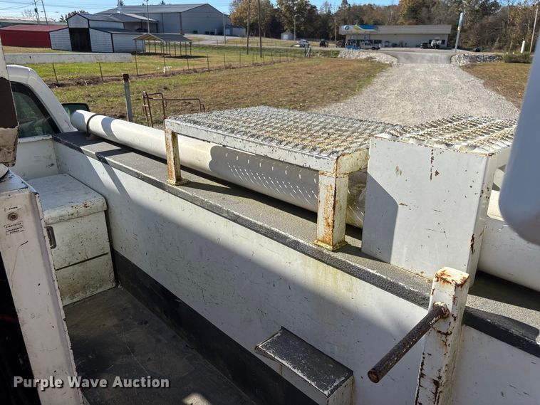 image for item EV3286 2011 Ford F350 Super Duty bucket truck