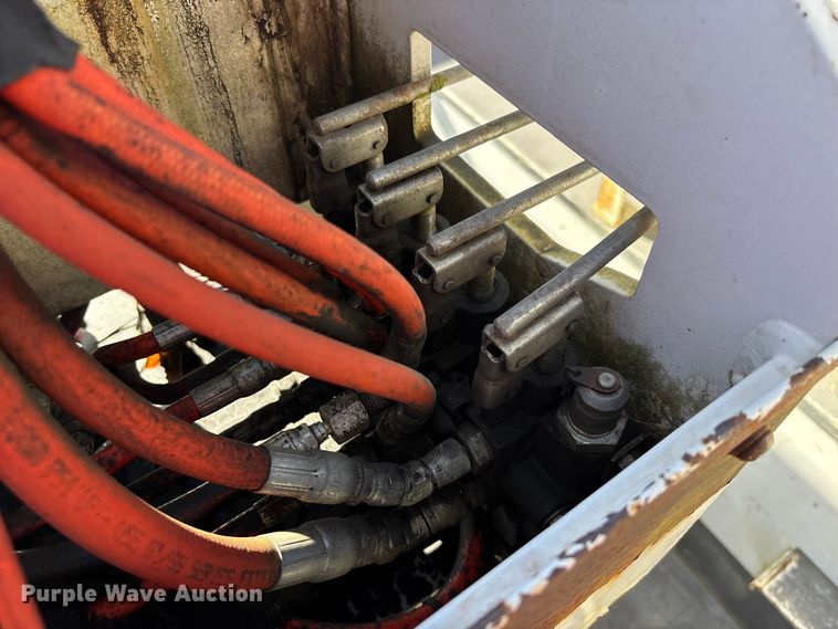 image for item EV3286 2011 Ford F350 Super Duty bucket truck