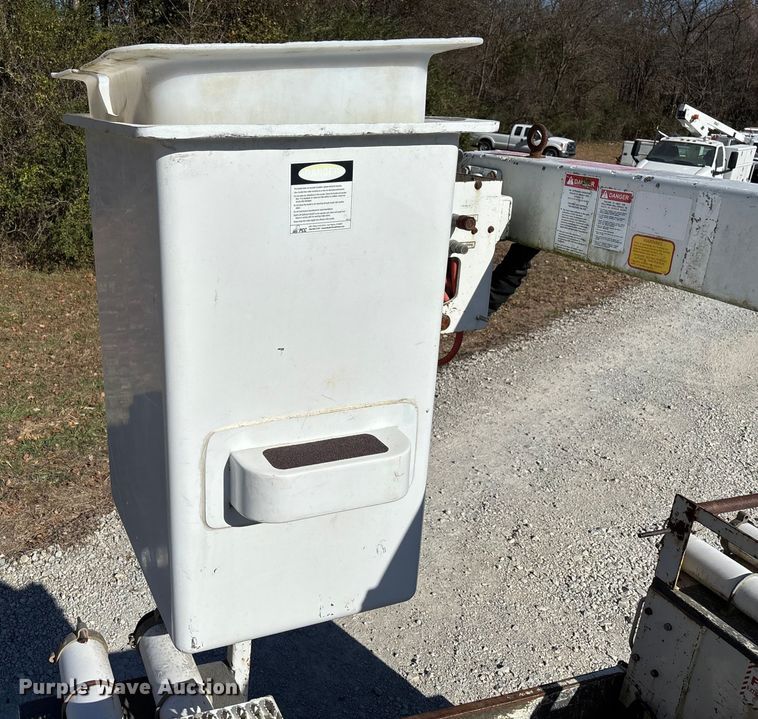 image for item EV3286 2011 Ford F350 Super Duty bucket truck