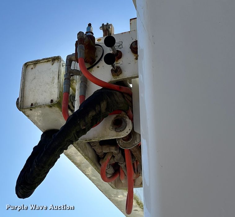 image for item EV3286 2011 Ford F350 Super Duty bucket truck