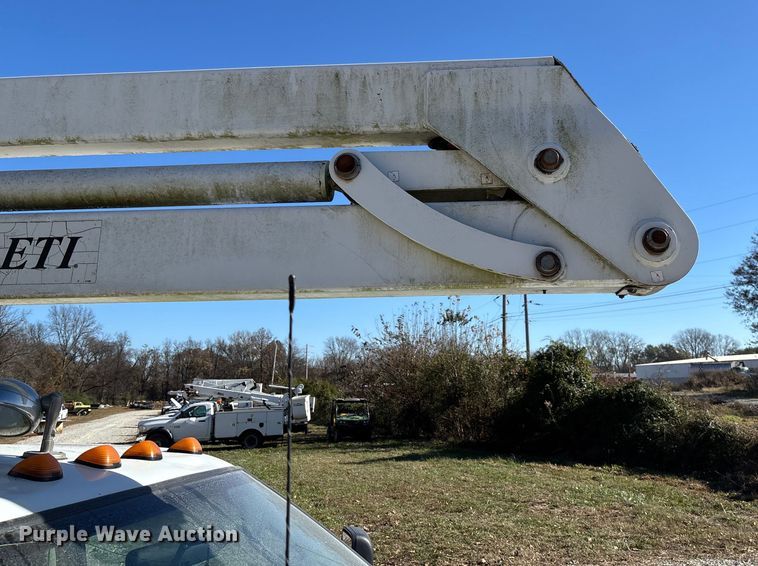 image for item EV3286 2011 Ford F350 Super Duty bucket truck