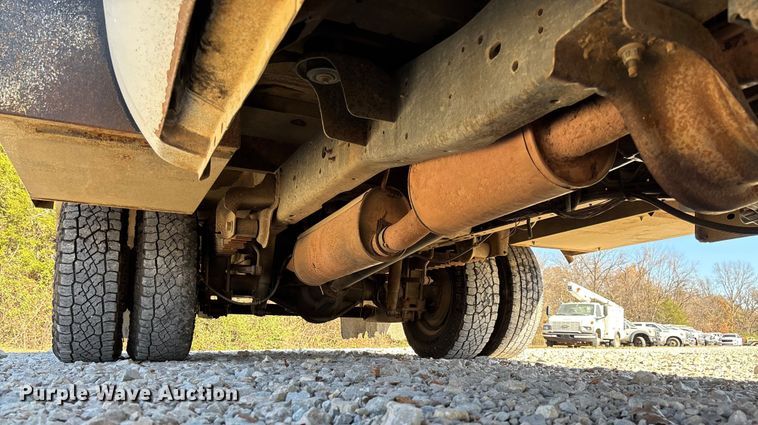 image for item EV3286 2011 Ford F350 Super Duty bucket truck