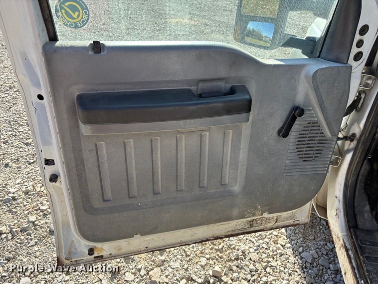 image for item EV3286 2011 Ford F350 Super Duty bucket truck