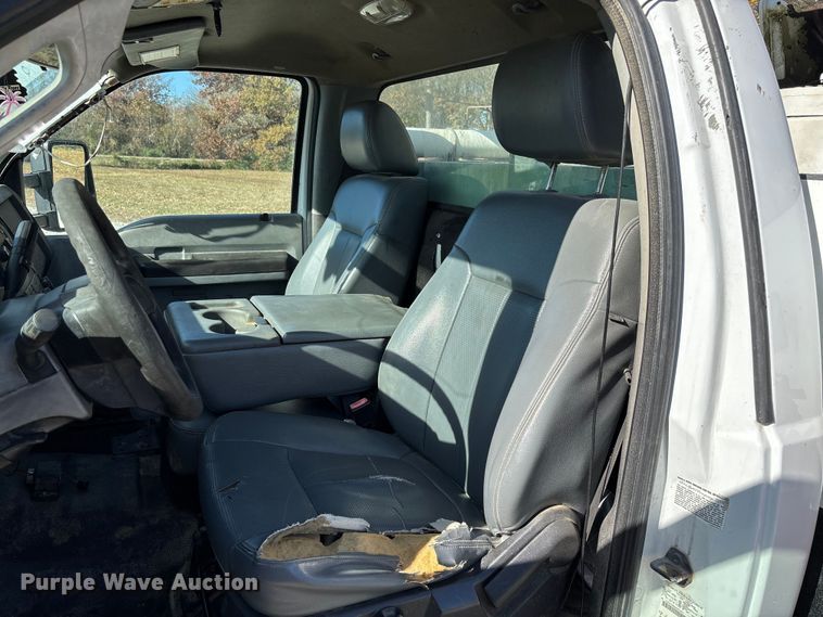 image for item EV3286 2011 Ford F350 Super Duty bucket truck