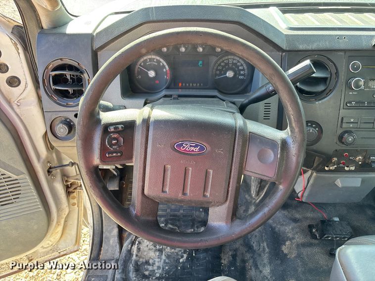 image for item EV3286 2011 Ford F350 Super Duty bucket truck