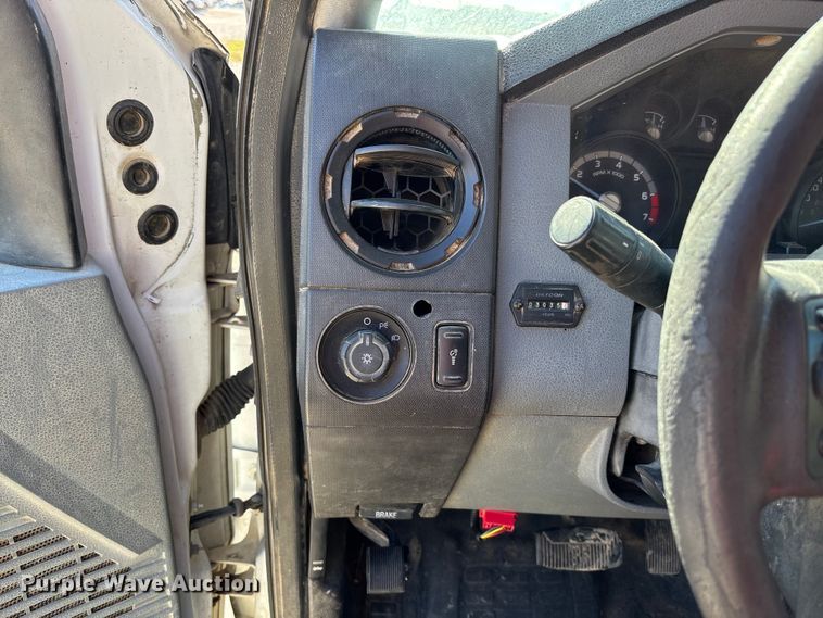 image for item EV3286 2011 Ford F350 Super Duty bucket truck