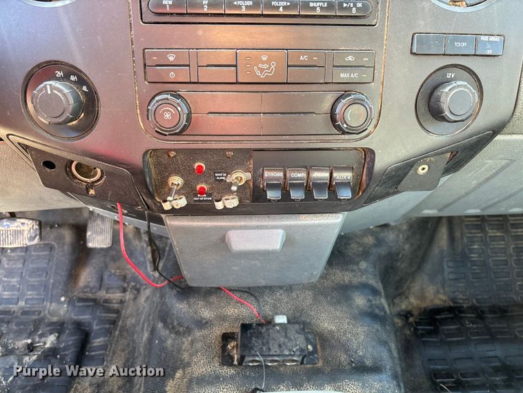 image for item EV3286 2011 Ford F350 Super Duty bucket truck