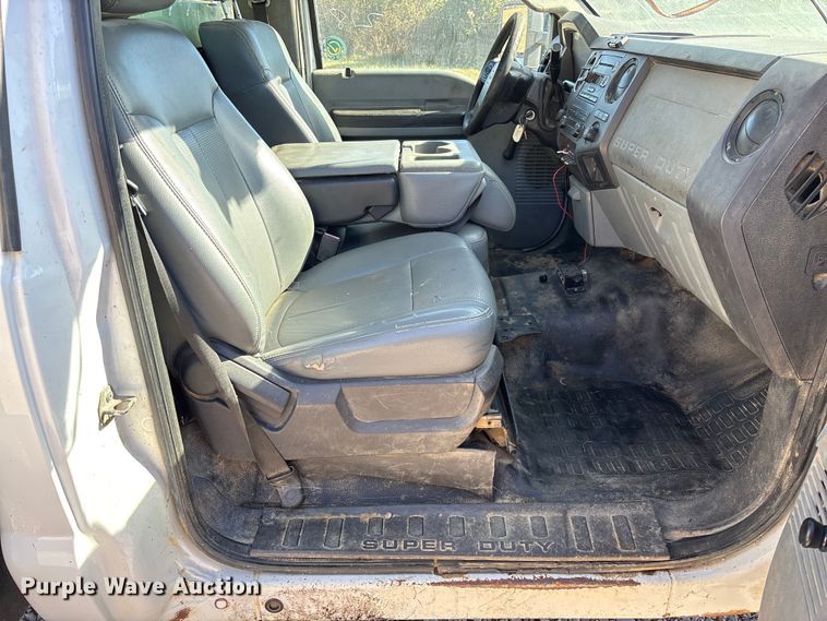 image for item EV3286 2011 Ford F350 Super Duty bucket truck