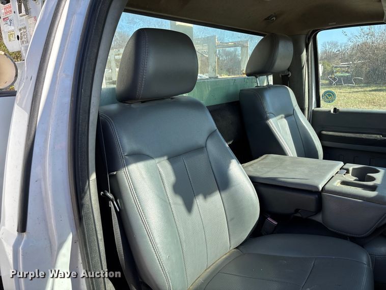 image for item EV3286 2011 Ford F350 Super Duty bucket truck