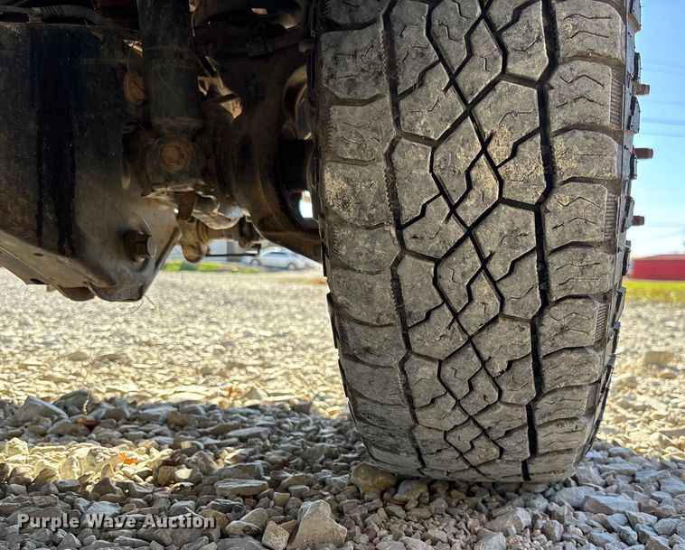 image for item EV3286 2011 Ford F350 Super Duty bucket truck