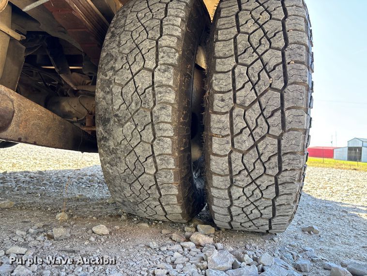 image for item EV3286 2011 Ford F350 Super Duty bucket truck