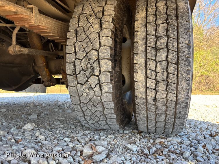 image for item EV3286 2011 Ford F350 Super Duty bucket truck