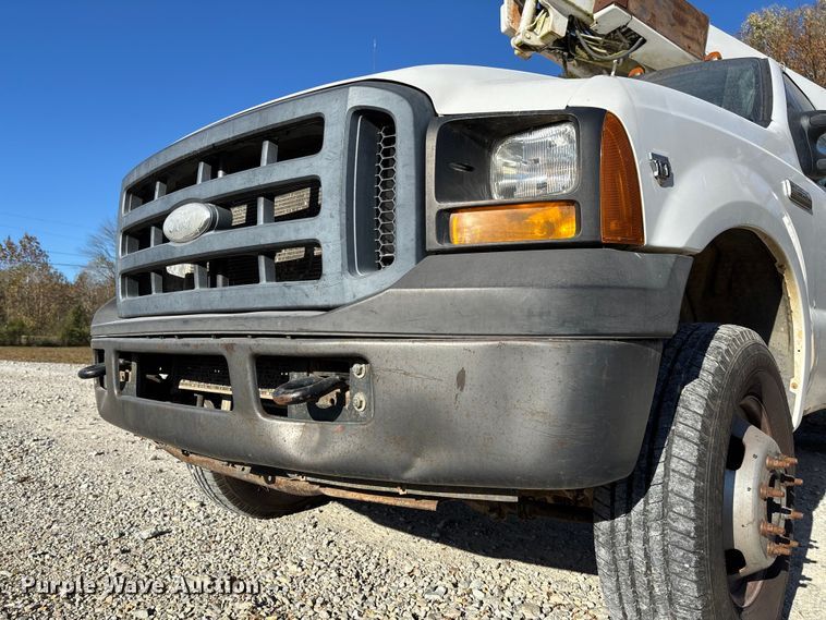 image for item EV3287 2006 Ford F350 Super Duty bucket truck