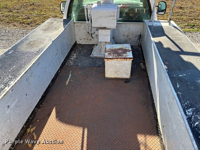 image for item EV3287 2006 Ford F350 Super Duty bucket truck