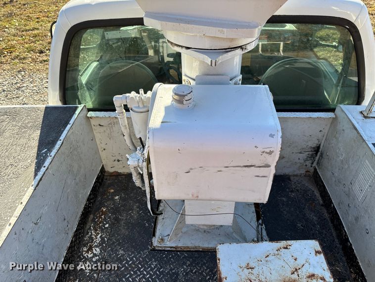 image for item EV3287 2006 Ford F350 Super Duty bucket truck