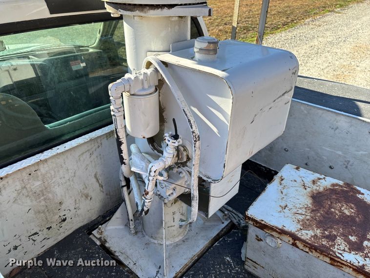 image for item EV3287 2006 Ford F350 Super Duty bucket truck