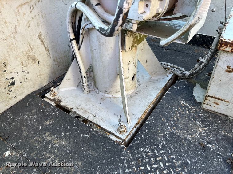 image for item EV3287 2006 Ford F350 Super Duty bucket truck