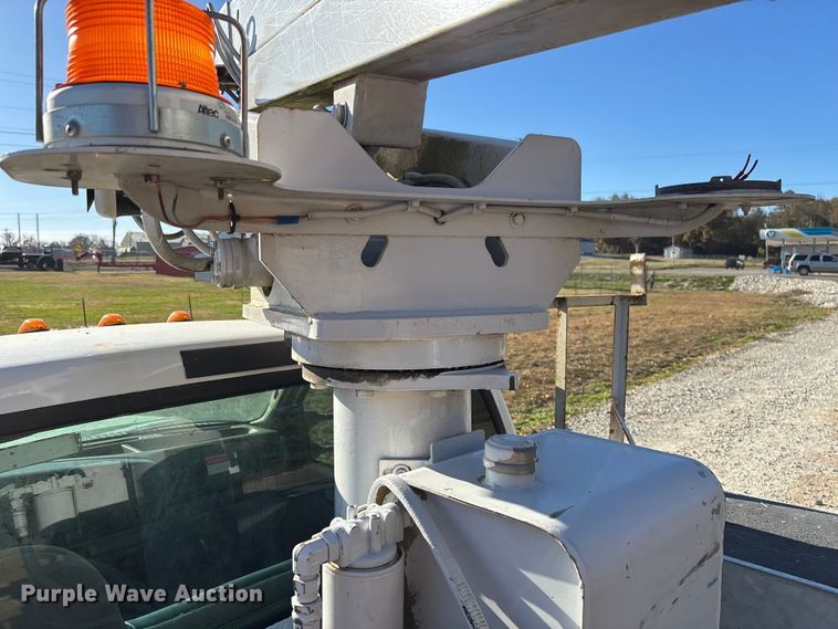 image for item EV3287 2006 Ford F350 Super Duty bucket truck