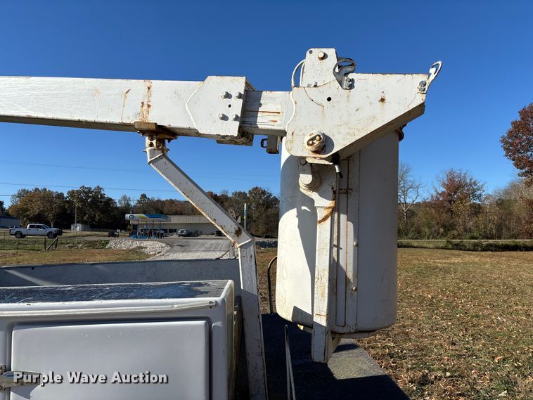 image for item EV3287 2006 Ford F350 Super Duty bucket truck