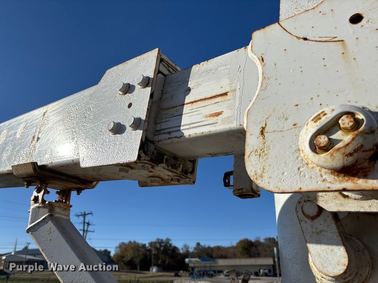 image for item EV3287 2006 Ford F350 Super Duty bucket truck