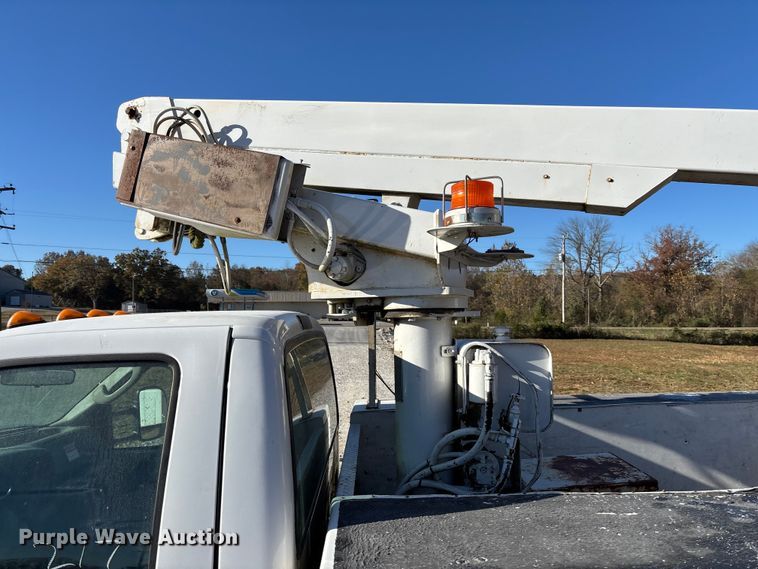 image for item EV3287 2006 Ford F350 Super Duty bucket truck