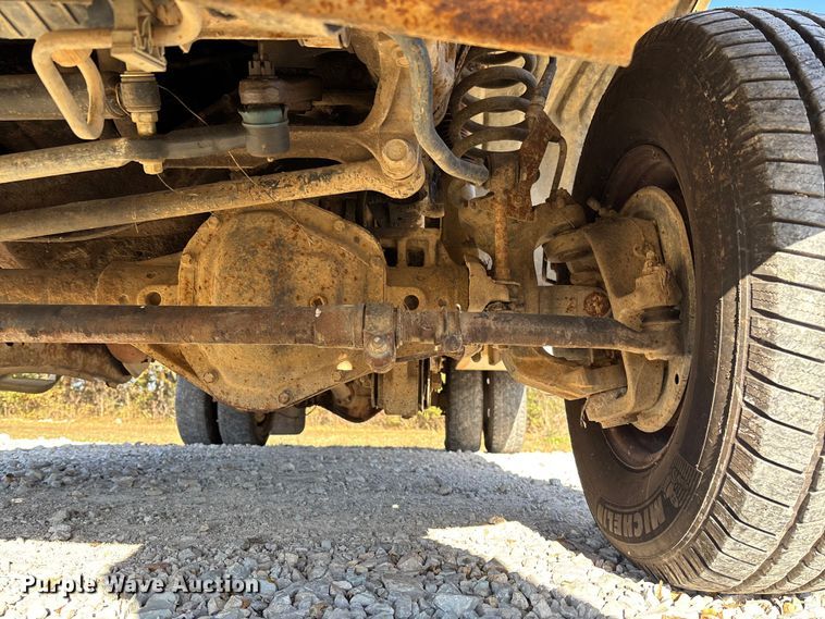 image for item EV3287 2006 Ford F350 Super Duty bucket truck