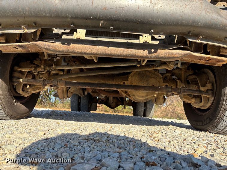 image for item EV3287 2006 Ford F350 Super Duty bucket truck